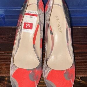Nine West Red and Gray Floral Heels